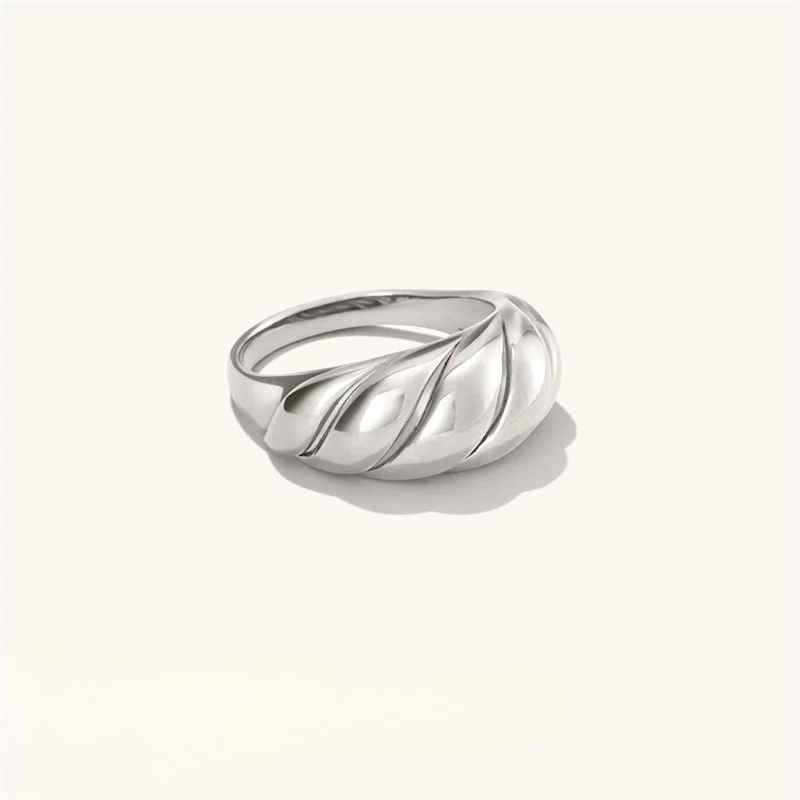Le Torsade Gold Tone Ring