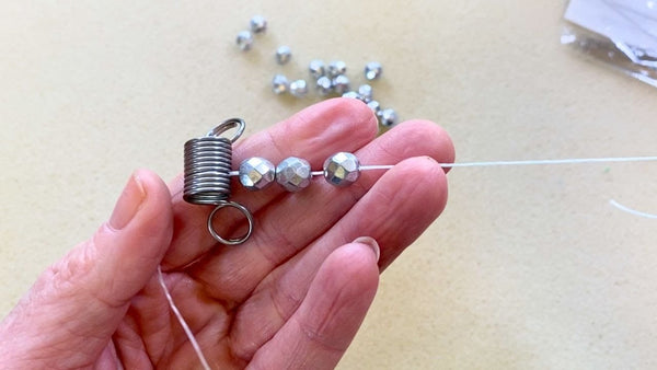 How to use bracelet stoppers